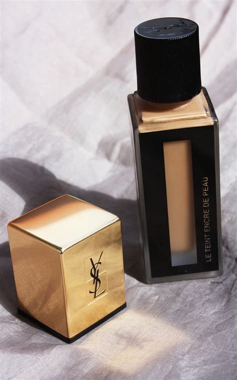 Recensioni Le Teint Encre De Peau di Yves Saint Laurent